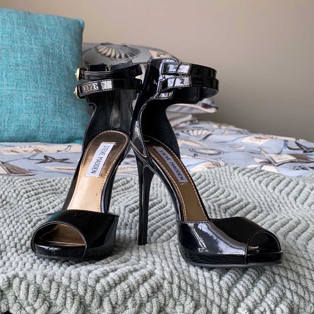Black patent stilettos size 6